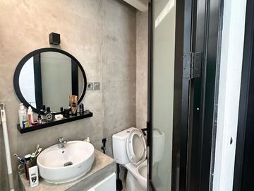 Rumah Dijual 2 Lantai Murah Dekat Stasiun LRT Cikunir Kota Bekasi