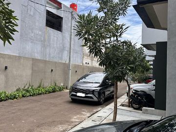 Rumah Dijual 2 Lantai Murah Dekat Stasiun LRT Cikunir Kota Bekasi