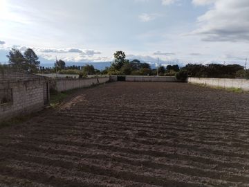 Terreno de Venta en urbanización en el Quinche cerca a Guayllabamba