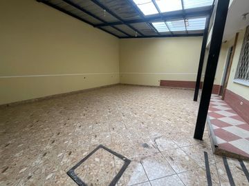 PROPIEDAD DE VENTA EN SUR DE QUITO SECTOR LA BILOXI