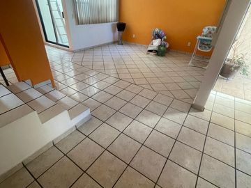 SE VENDE BONITA CASA GRANDE EN PRADO VALLEJO