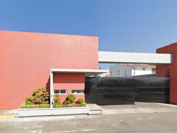 HERMOSA CASA EN VENTA METEPEC FRACCIONAMIENTO FINCA REAL