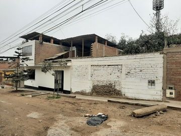 SE VENDE AMPLIA CASA DE 2 PISOS EN VILLA POETA JOSE GALVEZ