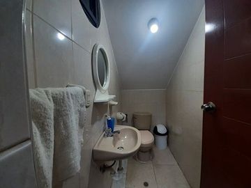 SE VENDE AMPLIA CASA DE 2 PISOS EN VILLA POETA JOSE GALVEZ