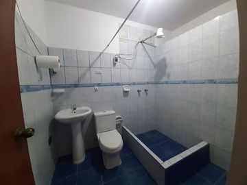 SE VENDE AMPLIA CASA DE 2 PISOS EN VILLA POETA JOSE GALVEZ
