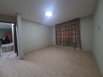 SE VENDE AMPLIA CASA DE 2 PISOS EN VILLA POETA JOSE GALVEZ