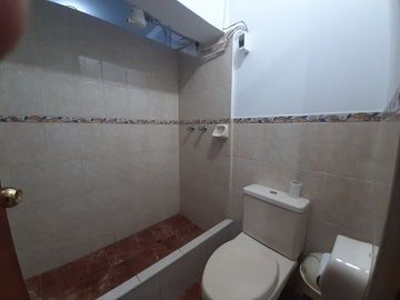 SE VENDE AMPLIA CASA DE 2 PISOS EN VILLA POETA JOSE GALVEZ