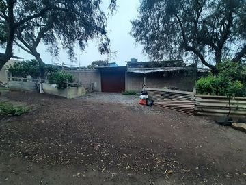 SE VENDE AMPLIA CASA DE 2 PISOS EN VILLA POETA JOSE GALVEZ