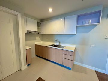 Pre-selling 1 Bedroom with Parking For Sale at Katipunan