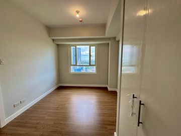 Pre-selling 1 Bedroom with Parking For Sale at Katipunan