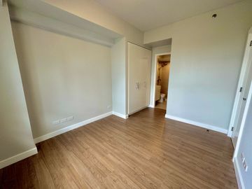 Pre-selling 1 Bedroom with Parking For Sale at Katipunan