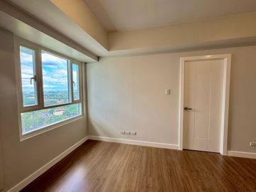 Pre-selling 1 Bedroom with Parking For Sale at Katipunan