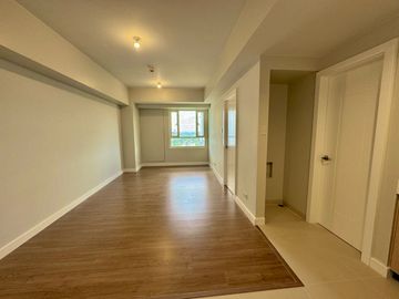 Pre-selling 1 Bedroom with Parking For Sale at Katipunan