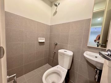 Rent to Own 2 Bedroom with Parking in Katipunan by Rockwell