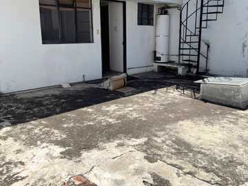 SE VENDE CASA DE 3 PISOS A PIE DE CALLE PRADOS AGUA AZUL, PUEBLA
