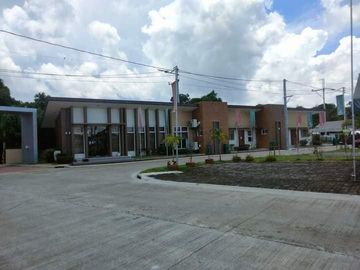 Townhouse For Sale In Hamilton Executive Residences in Imus Cavite Near River Park General Trias.