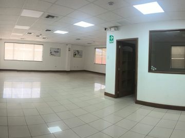 Venta de galpones/ bodegas en Mapasingue: 3 Galpones Adosados con oficinas y Equipamiento Integrado