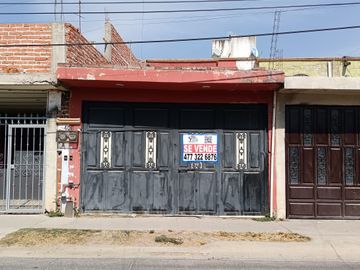 Casa en venta  en Calle de la Tierra 406, León Gto