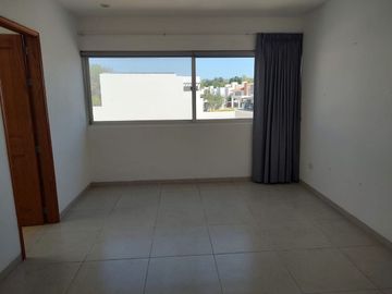 CASA EN VENTA EN RINCONADA JURICA, ZONA JURICA EN EZCLUSIVO CONDOMINIO CON CUARTO DE SERVICIO