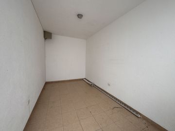 CASA EN VENTA EN RINCONADA JURICA, ZONA JURICA EN EZCLUSIVO CONDOMINIO CON CUARTO DE SERVICIO