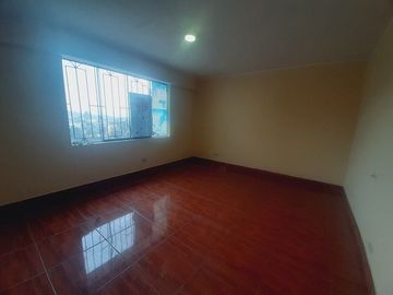 SE VENDE CASA DE 2 NIVELES EN SAN FERNANDO II SAN JUAN DE LURIGANCHO