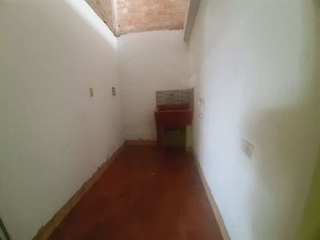 SE VENDE CASA DE 2 NIVELES EN SAN FERNANDO II SAN JUAN DE LURIGANCHO