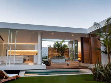 Venta Casa moderna en un nivel con vista al jardín, y hermosa terraza