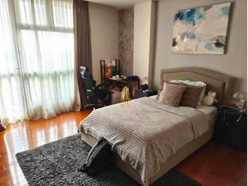 Rush Sale! Modern 5-Bedroom Townhouse for Sale in San Juan City