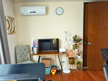 Rush Sale! Modern 5-Bedroom Townhouse for Sale in San Juan City