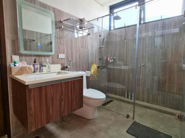 Rush Sale! Modern 5-Bedroom Townhouse for Sale in San Juan City