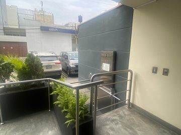 FLAT DE ESTRENO, VISTA PANORAMICA PISO 20, en la zona céntrica de Santa Beatriz, a pasos de la Av. Arequipa y el Circuito Mágico del Agua.