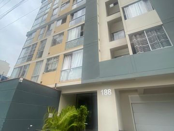 FLAT DE ESTRENO, VISTA PANORAMICA PISO 20, en la zona céntrica de Santa Beatriz, a pasos de la Av. Arequipa y el Circuito Mágico del Agua.