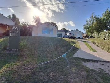 COMPLEJO DE CABAÑAS EN BARRIO GOLF