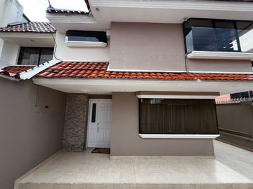 ¡Casa de 3 dormitorios en ubicación privilegiada en VENTA!