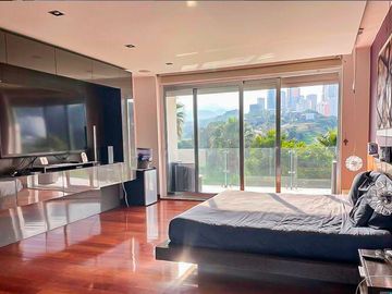 Venta de Residencia en Bosque Real junto al campo de golf,  5 habitaciones