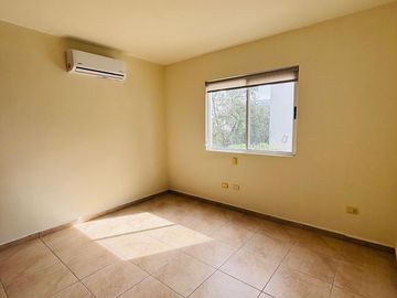 Casa  Venta Cumbres Providencia Monterrey Frente Parque