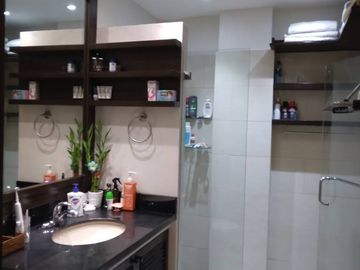 53 sq.m. fully furnished and spacious studio unit in Coralpoint-Mactan @ P6M