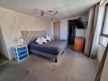 Se Vende departamento en Cerro Paranal 4 D+3B+ 2 E y 1 Bod. a 8.000 UF