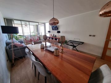 Se Vende departamento en Cerro Paranal 4 D+3B+ 2 E y 1 Bod. a 8.000 UF