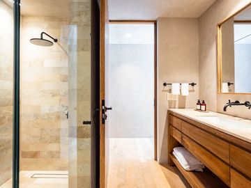 UAVI LIFE BY DESIGN INSPIRED BY NATURE