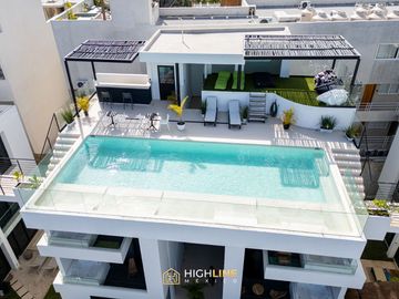 Departamento duplex con jardin y alberca privada en Venta