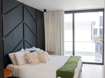 Departamento duplex con jardin y alberca privada en Venta