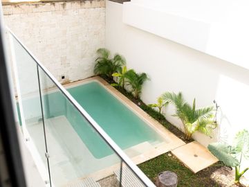 Departamento duplex con jardin y alberca privada en Venta