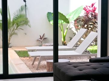 Departamento duplex con jardin y alberca privada en Venta