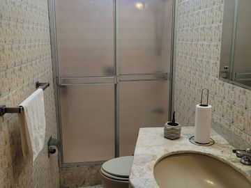 ENCANTADORA CASA EN MIRAFLORES