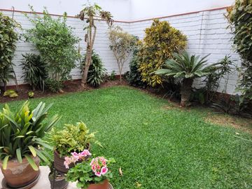 ENCANTADORA CASA EN MIRAFLORES