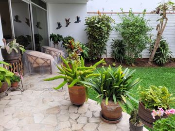 ENCANTADORA CASA EN MIRAFLORES