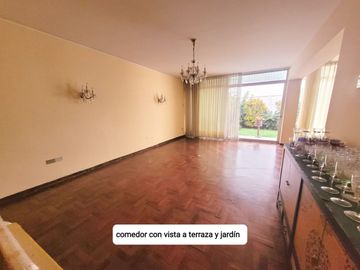 ENCANTADORA CASA EN MIRAFLORES