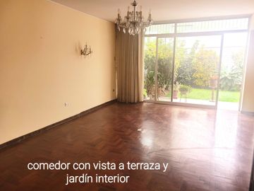 ENCANTADORA CASA EN MIRAFLORES