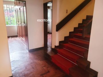ENCANTADORA CASA EN MIRAFLORES